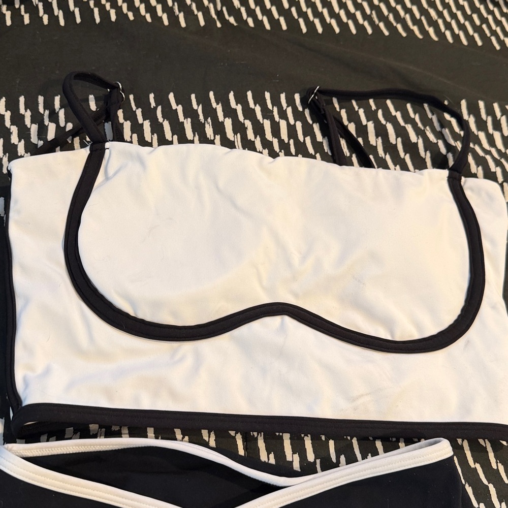 Glowmode leggings and Amazon top - Picture 2 of 3